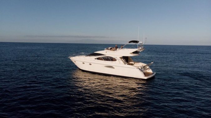 seaduction luxury yacht rental tenerife Astdondoa 4616